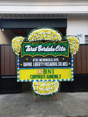 Papan Bunga Duka di Hative Kecil