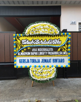 Papan Bunga Duka di Hative Kecil