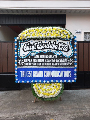 Papan Bunga Duka di Hative Kecil